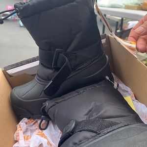 Northside Snow Boots size 10 childrens